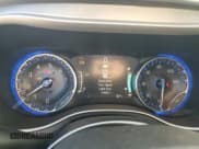 ✅ 2022 Chrysler Pacifica Touring • VIN: 2C4RC1FG6NR104837 • Lot: 86180395. Wystawiony na Copart z przebiegiem 142 935 mil. Bezpłatny archiwum sprzedaży aukcyjnych z USA i szczegółowy raport historii pojazdu na DreamBid. Zdjęcie 9.