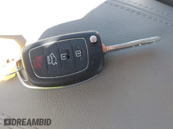 ✅ 2016 Hyundai Sonata SE • VIN: 5NPE24AF5GH352062 • Lot: 43438314. Listed on IAAI with 86,000 mi. Free auction sales archive from the USA and detailed vehicle history report at DreamBid. Image 11.