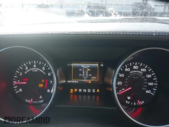 ✅ 2018 Ford Mustang EcoBoost • VIN: 1FA6P8THXJ5144641 • Lot: 43678072. Wystawiony na IAAI z przebiegiem 64 709 mil. Bezpłatny archiwum sprzedaży aukcyjnych z USA i szczegółowy raport historii pojazdu na DreamBid. Zdjęcie 7.