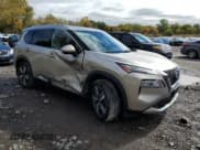 ✅ 2022 Nissan Rogue Platinum • VIN: JN8BT3DD1NW277943 • Lot: 86299405. Wystawiony na Copart z przebiegiem 64 967 mil. Bezpłatny archiwum sprzedaży aukcyjnych z USA i szczegółowy raport historii pojazdu na DreamBid. Zdjęcie 4.