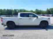 2023 Chevrolet Silverado 1500 Custom z VIN 1GCPDBEKXPZ264163, wystawiony jako IAAI lot #42630768 z przebiegiem 61 305 mil mil oraz . Historia ofert i sprzedaży dostępna na DreamBid. Obrazek 13.