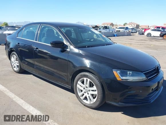 ✅ 2017 Volkswagen Jetta S • VIN: 3VW2B7AJ7HM370306 • Lot: 43349366. Wystawiony na IAAI z przebiegiem 82 545 mil. Bezpłatny archiwum sprzedaży aukcyjnych z USA i szczegółowy raport historii pojazdu na DreamBid. Zdjęcie 1.