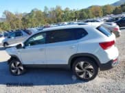 ✅ 2024 Volkswagen Taos SE • VIN: 3VVVX7B21RM055366 • Lot: 43434661. Wystawiony na IAAI z przebiegiem 11 905 mil. Bezpłatny archiwum sprzedaży aukcyjnych z USA i szczegółowy raport historii pojazdu na DreamBid. Zdjęcie 15.