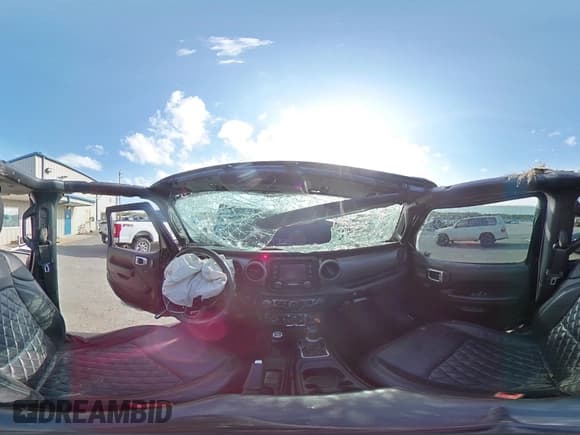 ✅ 2020 Jeep Wrangler Unlimited Sport Altitude • VIN: 1C4HJXDG3LW333066 • Lot: 51687765. Wystawiony na Copart z przebiegiem Nie podano. Bezpłatny archiwum sprzedaży aukcyjnych z USA i szczegółowy raport historii pojazdu na DreamBid. Zdjęcie 15.