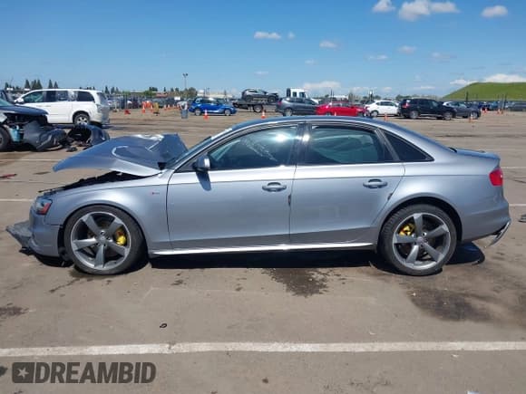 ✅ 2015 Audi A4 Premium Plus • VIN: WAUFFAFL1FN021643 • Лот: 41959620. Опубликован ранее на IAAI с пробегом 87 607 миль. Бесплатный доступ к архиву аукционных продаж из США и подробный отчёт об истории автомобиля на DreamBid. Изображение 14.