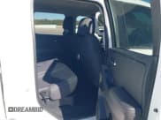 ✅ 2023 Nissan Frontier Pro-4X • VIN: 1N6ED1EK9PN666861 • Lot: 43510453. Wystawiony na IAAI z przebiegiem 7 670 mil. Bezpłatny archiwum sprzedaży aukcyjnych z USA i szczegółowy raport historii pojazdu na DreamBid. Zdjęcie 8.