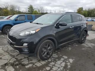 ✅ 2020 Kia Sportage S • VIN: KNDP6CACXL7735488 • Lot: 86472325. Wystawiony na Copart z przebiegiem 93 853 mil. Bezpłatny archiwum sprzedaży aukcyjnych z USA i szczegółowy raport historii pojazdu na DreamBid. Zdjęcie 1.