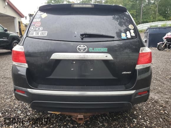 ✅ 2012 Toyota Highlander SE • VIN: 5TDBK3EH9CS125308 • Lot: 69523965. Listed on Copart with 163,190 mi. Free auction sales archive from the USA and detailed vehicle history report at DreamBid. Image 6.