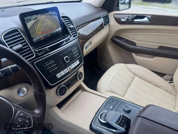 ✅ 2016 Mercedes-Benz GLE 350 • VIN: 4JGDA5HB2GA751053 • Лот: 63165555. Опубликован ранее на Copart с пробегом 158 790 миль. Бесплатный доступ к архиву аукционных продаж из США и подробный отчёт об истории автомобиля на DreamBid. Изображение 10.