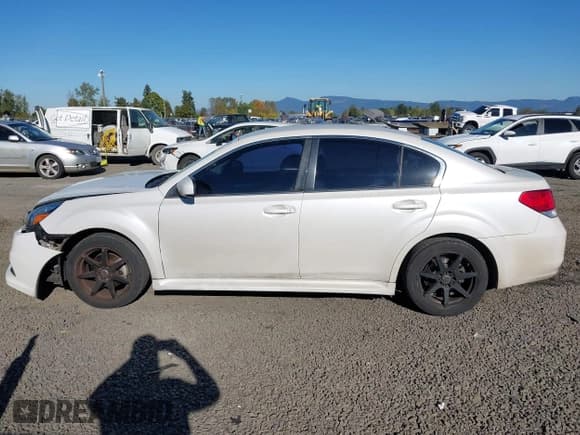 ✅ 2013 Subaru Legacy Premium • VIN: 4S3BMBC66D3048521 • Lot: 43450322. Listed on IAAI with 141,011 mi. Free auction sales archive from the USA and detailed vehicle history report at DreamBid. Image 13.