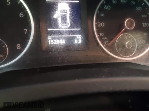 ✅ 2013 Volkswagen Tiguan SE • VIN: WVGBV7AXXDW011097 • Lot: 42911930. Listed on IAAI with 152,944 mi. Free auction sales archive from the USA and detailed vehicle history report at DreamBid. Image 7.