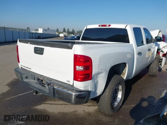 ✅ 2008 Chevrolet Silverado 1500 LS • VIN: 2GCEC13C281194197 • Lot: 43461825. Listed on IAAI with 235,853 mi. Free auction sales archive from the USA and detailed vehicle history report at DreamBid. Image 4.