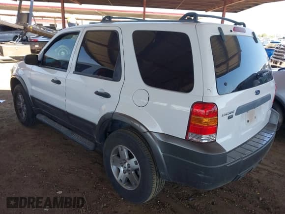 ✅ 2005 Ford Escape XLT • VIN: 1FMCU93145KB07103 • Lot: 42571848. Wystawiony na IAAI z przebiegiem 87 616 mil. Bezpłatny archiwum sprzedaży aukcyjnych z USA i szczegółowy raport historii pojazdu na DreamBid. Zdjęcie 3.