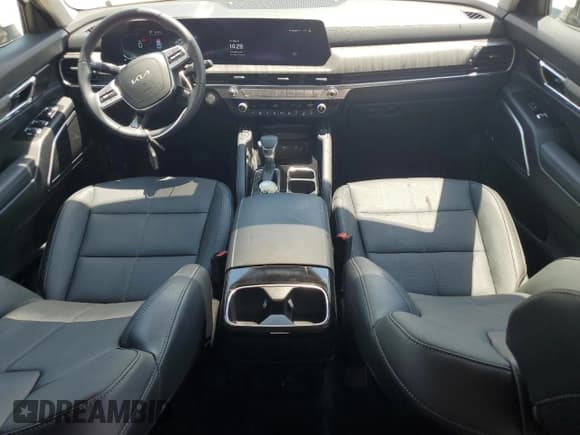 ✅ 2024 Kia Telluride EX • VIN: 5XYP34GCXRG549547 • Lot: 57787375. Listed on Copart with 17,569 mi. Free auction sales archive from the USA and detailed vehicle history report at DreamBid. Image 8.