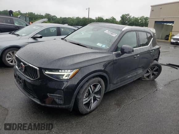 ✅ 2024 Volvo XC40 Core Bright Theme • VIN: YV4L12UK5R2336792 • Lot: 60848195. Listed on Copart with 21,733 mi. Free auction sales archive from the USA and detailed vehicle history report at DreamBid. Image 1.