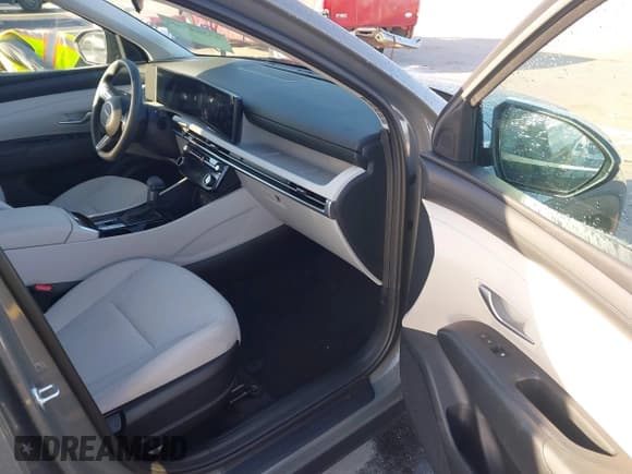 ✅ 2025 Hyundai Tucson SEL • VIN: 5NMJB3DE3SH570678 • Лот: 43364548. Опубликован ранее на IAAI с пробегом 1 063 миль. Бесплатный доступ к архиву аукционных продаж из США и подробный отчёт об истории автомобиля на DreamBid. Изображение 5.