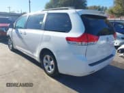 ✅ 2014 Toyota Sienna LE • VIN: 5TDKK3DCXES434133 • Lot: 43587885. Listed on IAAI with 111,272 mi. Free auction sales archive from the USA and detailed vehicle history report at DreamBid. Image 3.
