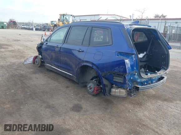 ✅ 2023 Cadillac XT6 AWD Sport • VIN: 1GYKPGRS4PZ131630 • Lot: 43741820. Listed on IAAI with 7,237 mi. Free auction sales archive from the USA and detailed vehicle history report at DreamBid. Image 3.