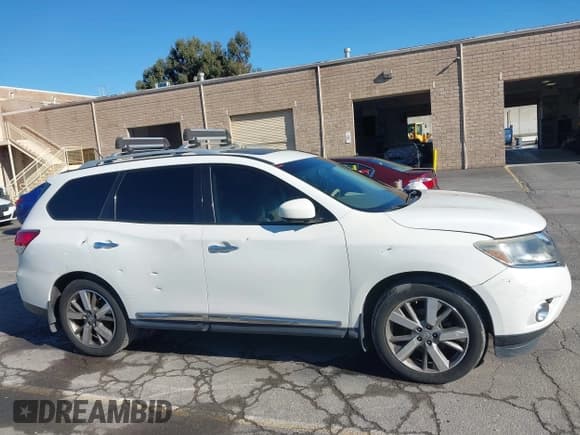 ✅ 2014 Nissan Pathfinder SL • VIN: 5N1AR2MM3EC716766 • Lot: 43764070. Wystawiony na IAAI z przebiegiem 205 031 mil. Bezpłatny archiwum sprzedaży aukcyjnych z USA i szczegółowy raport historii pojazdu na DreamBid. Zdjęcie 13.