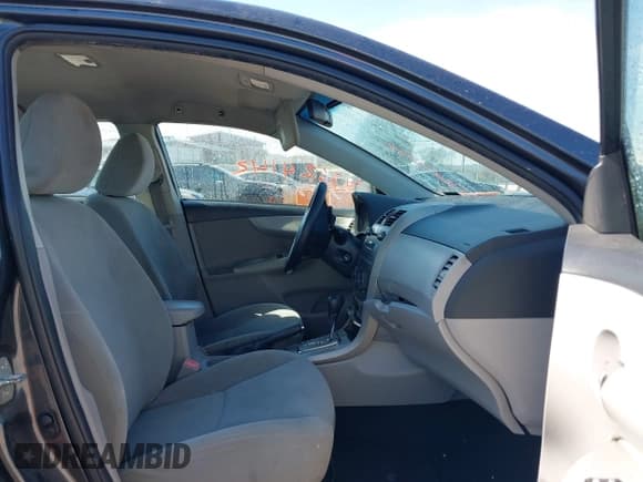 ✅ 2011 Toyota Corolla L • VIN: 2T1BU4EE5BC651612 • Lot: 43624142. Wystawiony na IAAI z przebiegiem 332 585 mil. Bezpłatny archiwum sprzedaży aukcyjnych z USA i szczegółowy raport historii pojazdu na DreamBid. Zdjęcie 5.