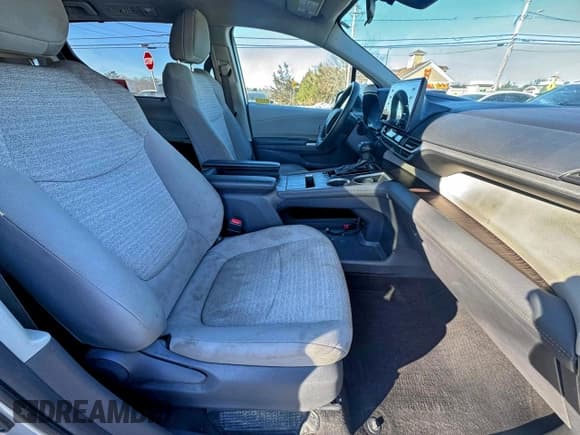 ✅ 2021 Toyota Sienna LE • VIN: 5TDKRKECXMS064207 • Лот: 96793045. Опубликован ранее на Copart с пробегом 311 239 миль. Бесплатный доступ к архиву аукционных продаж из США и подробный отчёт об истории автомобиля на DreamBid. Изображение 5.