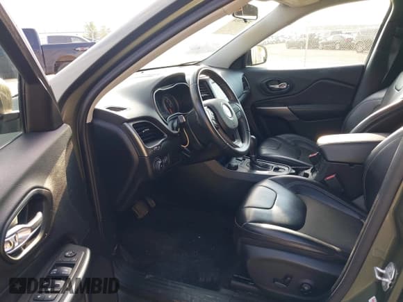 ✅ 2019 Jeep Cherokee Latitude Plus • VIN: 1C4PJMLX7KD231288 • Lot: 42675414. Listed on IAAI with 77,593 mi. Free auction sales archive from the USA and detailed vehicle history report at DreamBid. Image 5.