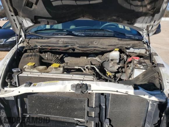 2007 Dodge 1500 SLT z VIN 3D7KS19DX7G705947, wystawiony jako Copart lot #46044995 z przebiegiem 183 041 mil mil oraz Szkoda całkowita • Salvage title. Historia ofert i sprzedaży dostępna na DreamBid. Obrazek 12.