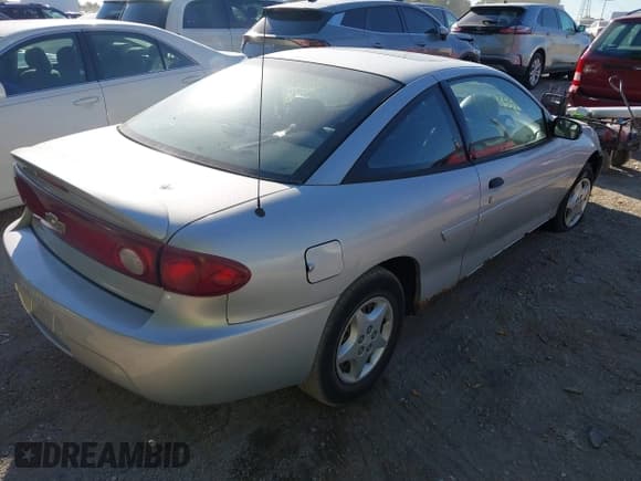 ✅ 2004 Chevrolet Cavalier • VIN: 1G1JC12F647229582 • Lot: 43103558. Listed on IAAI with 118,716 mi. Free auction sales archive from the USA and detailed vehicle history report at DreamBid. Image 4.