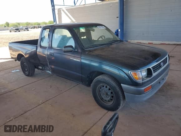 ✅ 1995 Toyota Tacoma • VIN: 4TAUN53B1SZ004467 • Lot: 82778235. Listed on Copart with 250,174 mi. Free auction sales archive from the USA and detailed vehicle history report at DreamBid. Image 4.