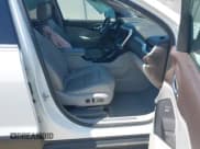 ✅ 2018 GMC Acadia SLT • VIN: 1GKKNMLA6JZ134938 • Lot: 42301360. Wystawiony na IAAI z przebiegiem 124 105 mil. Bezpłatny archiwum sprzedaży aukcyjnych z USA i szczegółowy raport historii pojazdu na DreamBid. Zdjęcie 5.