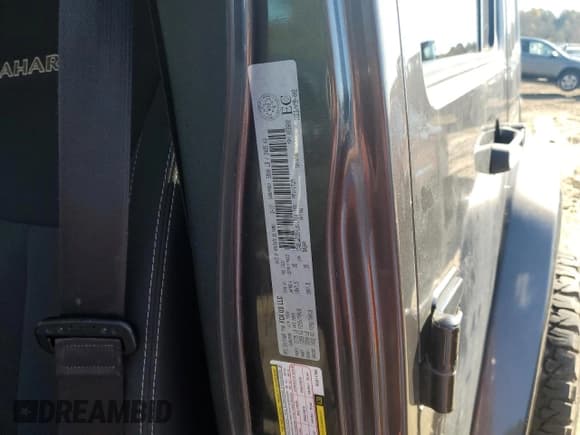 ✅ 2017 Jeep Wrangler Unlimited Sahara • VIN: 1C4BJWEG5HL611764 • Lot: 90620975. Wystawiony na Copart z przebiegiem 100 122 mil. Bezpłatny archiwum sprzedaży aukcyjnych z USA i szczegółowy raport historii pojazdu na DreamBid. Zdjęcie 13.