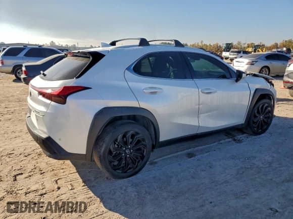 ✅ 2022 Lexus UX 200 • VIN: JTHX3JBH0N2047232 • Лот: 96306135. Опубликован ранее на Copart с пробегом 20 239 миль. Бесплатный доступ к архиву аукционных продаж из США и подробный отчёт об истории автомобиля на DreamBid. Изображение 3.