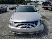 ✅ 2008 Cadillac DTS 1SC • VIN: 1G6KD57Y98U109814 • Lot: 61682785. Wystawiony na Copart z przebiegiem 86 232 mil. Bezpłatny archiwum sprzedaży aukcyjnych z USA i szczegółowy raport historii pojazdu na DreamBid. Zdjęcie 5.