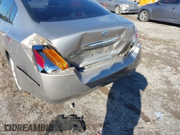 ✅ 2012 Nissan Altima SL • VIN: 1N4AL2AP2CC228237 • Lot: 43561450. Listed on IAAI with 152,893 mi. Free auction sales archive from the USA and detailed vehicle history report at DreamBid. Image 6.