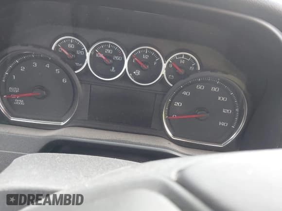 ✅ 2020 Chevrolet Silverado 1500 RST • VIN: 3GCUYEET6LG379371 • Lot: 42913404. Wystawiony na IAAI z przebiegiem Nie podano. Bezpłatny archiwum sprzedaży aukcyjnych z USA i szczegółowy raport historii pojazdu na DreamBid. Zdjęcie 7.