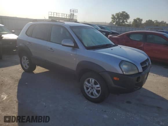 2006 Hyundai Tucson GLS with VIN KM8JN72D96U307422, listed as a Copart auction lot 75299464 with 113,578 mi miles and Salvage title. Bid and sale history available at DreamBid. Image 4.