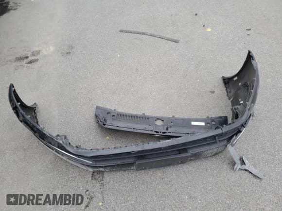 ✅ 2014 Volkswagen Passat Wolfsburg Edition • VIN: 1VWAH7A3XEC004039 • Лот: 91741465. Опубликован ранее на Copart с пробегом 162 130 миль. Бесплатный доступ к архиву аукционных продаж из США и подробный отчёт об истории автомобиля на DreamBid. Изображение 12.