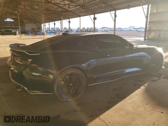 ✅ 2018 Chevrolet Camaro ZL1 • VIN: 1G1FK1R6XJ0157174 • Lot: 68545005. Listed on Copart with 38,339 mi. Free auction sales archive from the USA and detailed vehicle history report at DreamBid. Image 3.