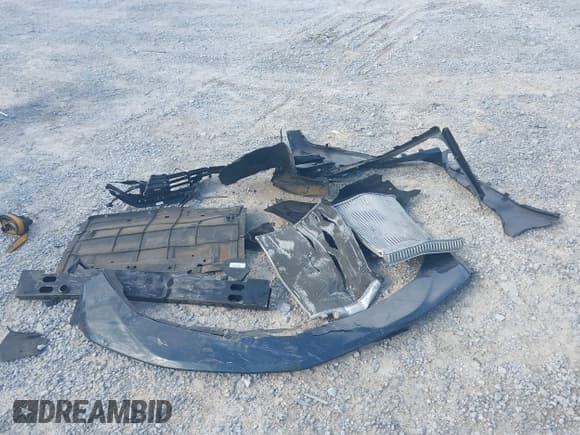 ✅ 2021 Chevrolet Camaro 1LS • VIN: 1G1FB1RX8M0124168 • Lot: 42478441. Wystawiony na IAAI z przebiegiem Nie podano. Bezpłatny archiwum sprzedaży aukcyjnych z USA i szczegółowy raport historii pojazdu na DreamBid. Zdjęcie 12.