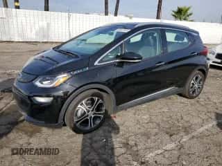 2021 Chevrolet Bolt EV Premier z VIN 1G1FZ6S00M4109047, wystawiony jako Copart lot #80567513 z przebiegiem 23 545 mil mil oraz . Historia ofert i sprzedaży dostępna na DreamBid. Obrazek 1.