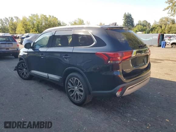 2019 Mitsubishi Outlander SE with VIN JA4AD3A35KZ027772, listed as a Copart auction lot 81328275 with 107,947 mi miles and Salvage title. Bid and sale history available at DreamBid. Image 2.