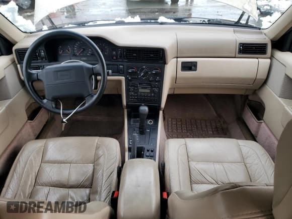 ✅ 1995 Volvo 850 • VIN: YV1LS5513S2200944 • Лот: 43585625. Опубликован ранее на Copart с пробегом 113 096 миль. Бесплатный доступ к архиву аукционных продаж из США и подробный отчёт об истории автомобиля на DreamBid. Изображение 8.
