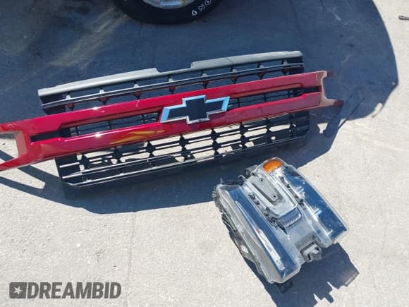 ✅ 2021 Chevrolet Silverado 1500 RST • VIN: 3GCUYEED2MG196964 • Lot: 43010571. Wystawiony na IAAI z przebiegiem 96 200 mil. Bezpłatny archiwum sprzedaży aukcyjnych z USA i szczegółowy raport historii pojazdu na DreamBid. Zdjęcie 12.