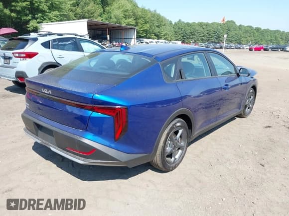 ✅ 2025 Kia K4 LXS • VIN: 3KPFT4DE6SE022268 • Lot: 42648910. Wystawiony na IAAI z przebiegiem 1 675 mil. Bezpłatny archiwum sprzedaży aukcyjnych z USA i szczegółowy raport historii pojazdu na DreamBid. Zdjęcie 4.