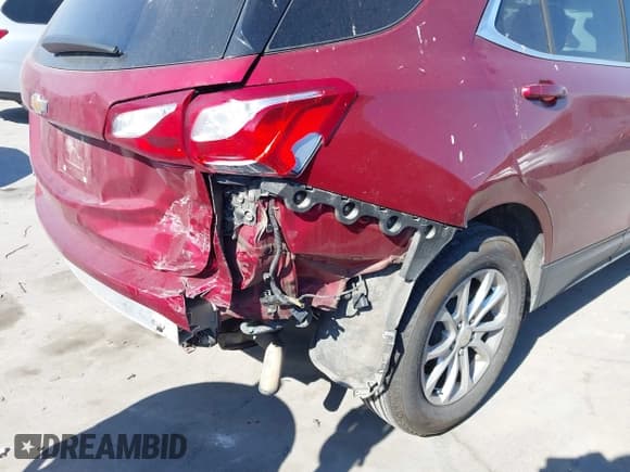 ✅ 2020 Chevrolet Equinox LT • VIN: 2GNAXKEV2L6232456 • Lot: 43309584. Wystawiony na IAAI z przebiegiem 103 556 mil. Bezpłatny archiwum sprzedaży aukcyjnych z USA i szczegółowy raport historii pojazdu na DreamBid. Zdjęcie 17.