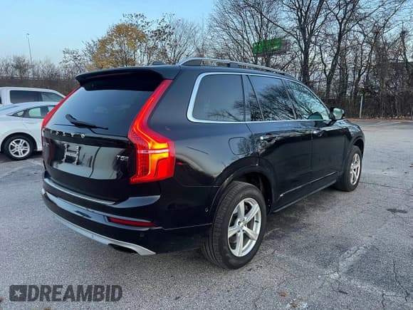 ✅ 2017 Volvo XC90 Momentum • VIN: YV4102XK1H1118729 • Лот: 43868825. Опубликован ранее на Copart с пробегом 161 000 миль. Бесплатный доступ к архиву аукционных продаж из США и подробный отчёт об истории автомобиля на DreamBid. Изображение 4.