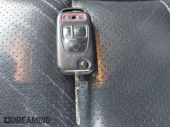 ✅ 2004 Mercedes-Benz M 500 • VIN: 4JGAB75E34A459997 • Lot: 41543330. Wystawiony na IAAI z przebiegiem 194 036 mil. Bezpłatny archiwum sprzedaży aukcyjnych z USA i szczegółowy raport historii pojazdu na DreamBid. Zdjęcie 11.