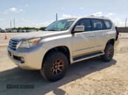 ✅ 2012 Lexus GX 460 • VIN: JTJBM7FXXC5048619 • Лот: 62082715. Опубликован ранее на Copart с пробегом 161 149 миль. Бесплатный доступ к архиву аукционных продаж из США и подробный отчёт об истории автомобиля на DreamBid. Изображение 1.