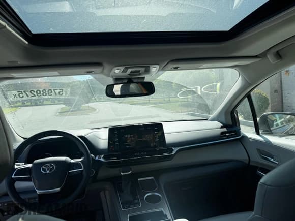 ✅ 2021 Toyota Sienna XLE • VIN: 5TDYRKEC0MS071810 • Lot: 87171045. Wystawiony na Copart z przebiegiem 32 536 mil. Bezpłatny archiwum sprzedaży aukcyjnych z USA i szczegółowy raport historii pojazdu na DreamBid. Zdjęcie 9.