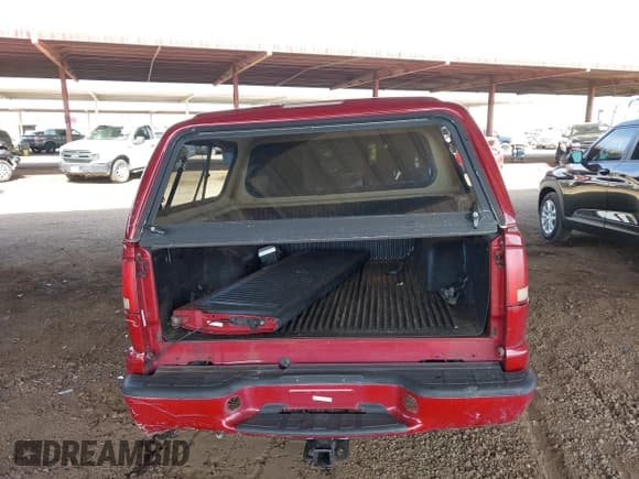 ✅ 2004 Chevrolet S-10 LS • VIN: 1GCDT13X74K132576 • Лот: 41593818. Опубликован ранее на IAAI с пробегом 88 511 миль. Бесплатный доступ к архиву аукционных продаж из США и подробный отчёт об истории автомобиля на DreamBid. Изображение 17.